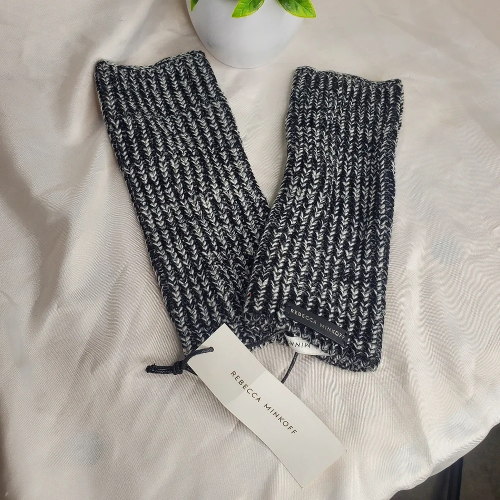 ◇ Rebecca Minkhoff Black Marled Knit Wrist Warmers One Size